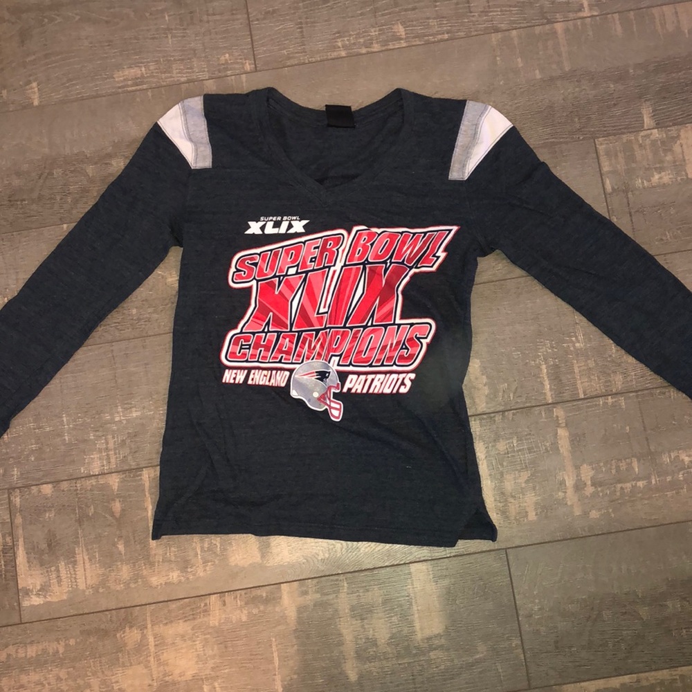 Women’s Patriots apparel